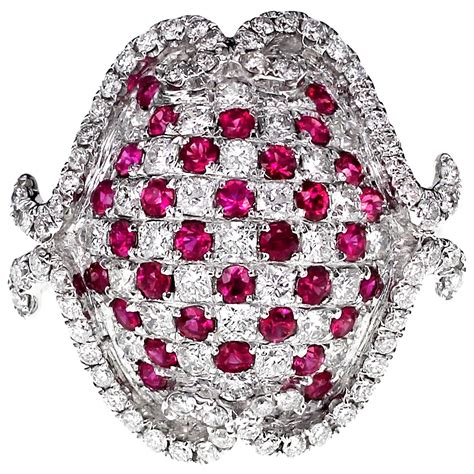 Vivid Red Ruby and Diamond Ring For Sale at 1stDibs | anello con rubino
