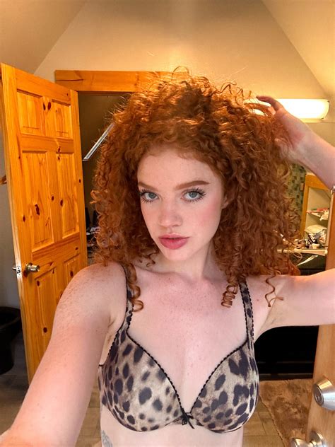 Zoe (@lilredzoe) • Instagram photos and videos