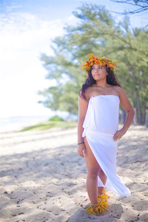 Kahihae floral | Hawaiian woman, Polynesian girls, Hawaiian girls
