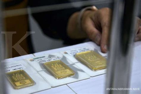 harga emas  jatuh investor  menunggu  melihat