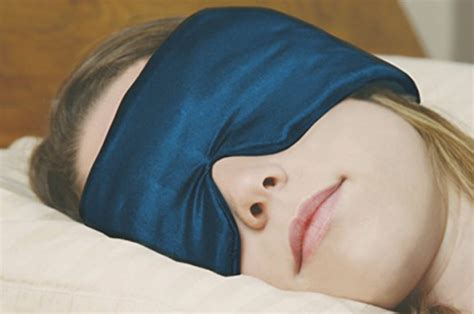 Does Closing Your Eyes Lying In Bed When You Cannot Sleep Help? - Screeble