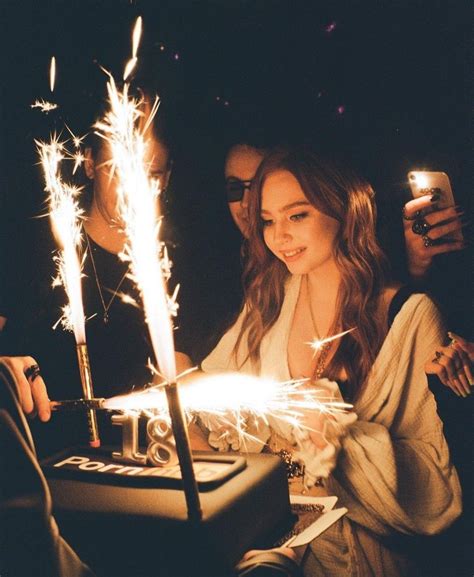 Emma Evans, Cora Reilly, Famous Girls, Riri, Lady And Gentlemen, Photo ...