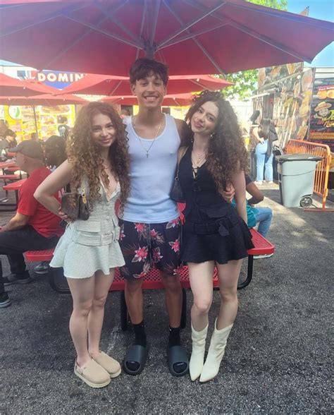 Pin by gabss biagi on kalogeras | Sister outfits, Pretty people, Outfits