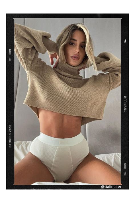 Are Selfies In Your Skivvies The New Thirst Trap? - En Route