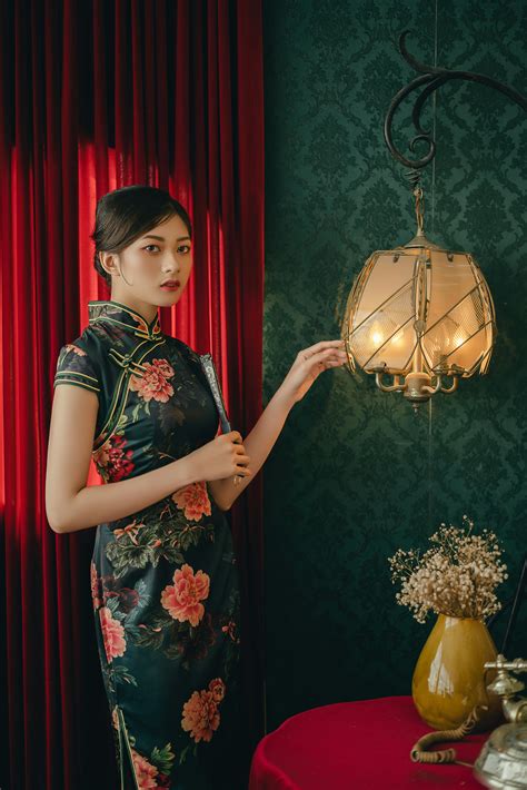 slim and busty babes 2