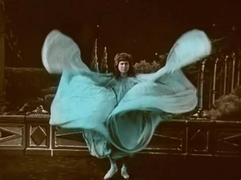 Loie Fuller: Serpentine – Caitlin Iles