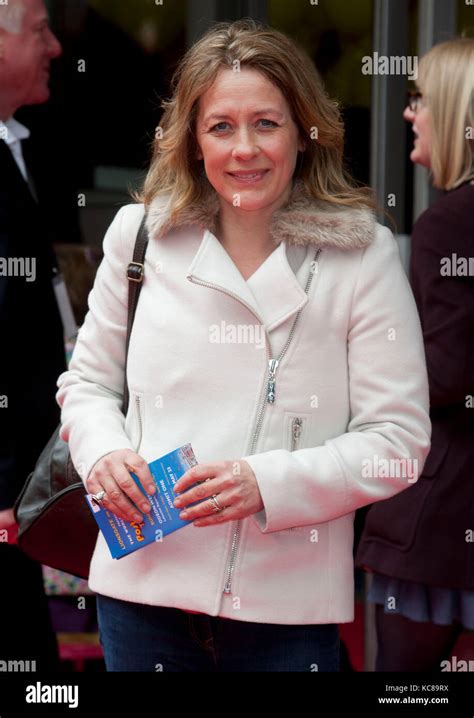 Sarah beeny hi-res stock photography and images - Alamy
