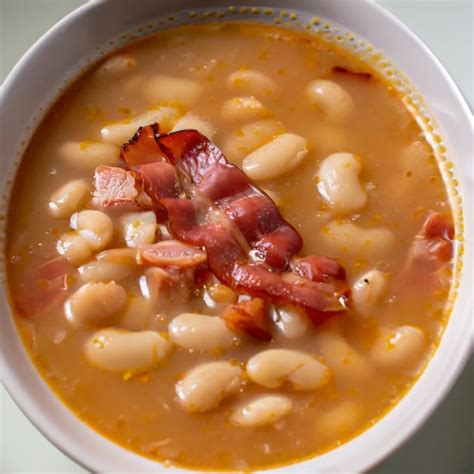 Hearty White Bean And Bacon Soup Recipe: Delicious Comfort