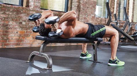 Тренировка трицепса с гантелями | MuscleFit