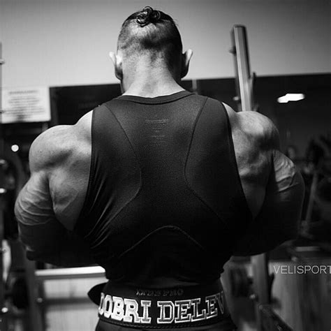 Worldwide Bodybuilders: Epic Bulgarian muscle Dobromir Delev
