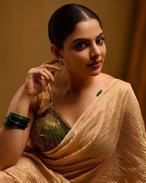 Mallu actress media🔥 | @nikhilavimalofficial Follow 👉@_mallu