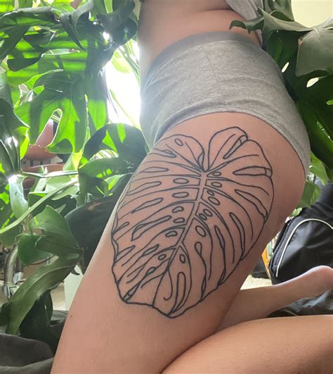 Monstera Leaf Tattoo | Plant tattoo, Tattoos, Hawaii tattoos