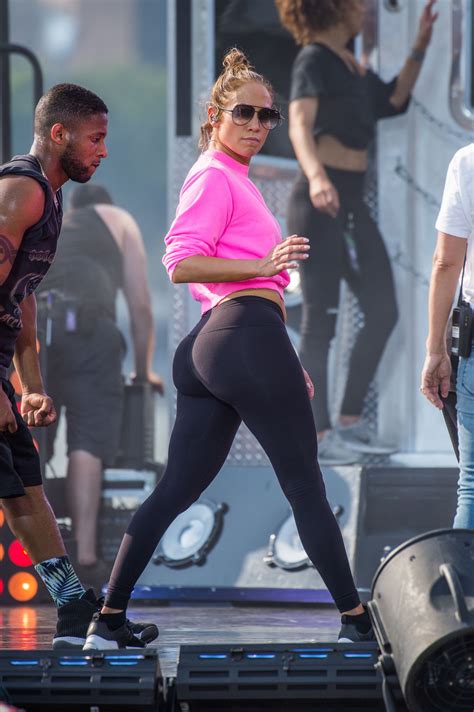 Jennifer Lopez - still got it! | Jennifer lopez, Still jennifer lopez