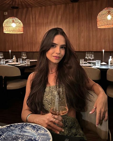 Gabriela Correa | 🌙 | Instagram