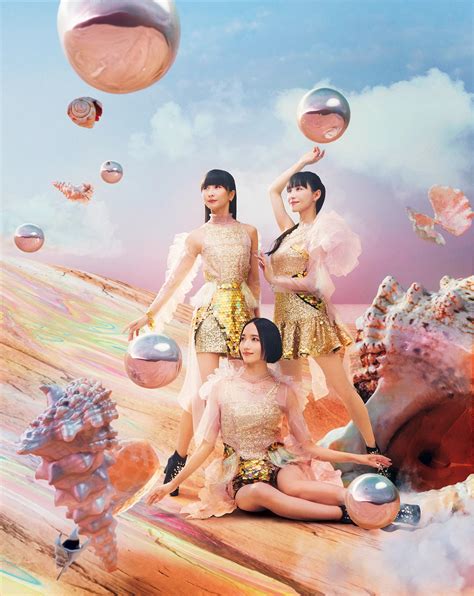Perfumeが表紙を飾る『装苑』2026年3月号は衣装特集！増田貴久（NEWS）、ano、玉森裕太（Kis-My-Ft2）、坂道シリーズほか ...