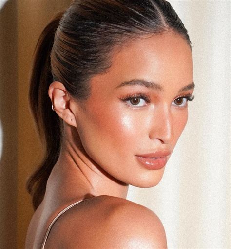 Sarah Lahbati - Bio, Age, Height, Wiki | Models Biography