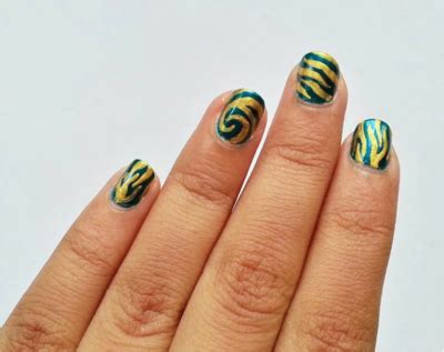 Zebra Print Nails Design | DIYIdeaCenter.com