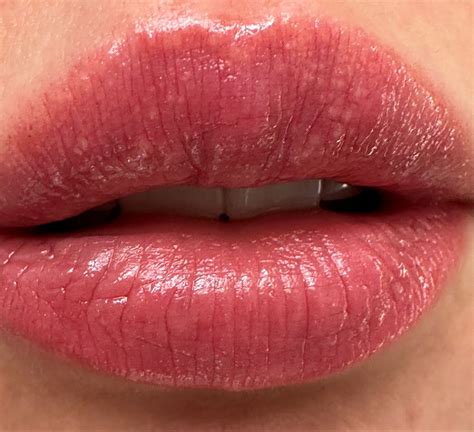 Clarins Natural Lip Perfector Блеск для губ, 06 rosewood shimmer, 12 мл ...