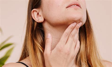 15 Causes Of Bumps On The Face + Greatest Therapies, From Derms ...