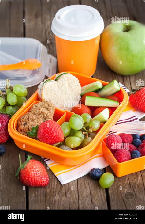 lunch box  kids  sandwich cookies fresh veggies  fruits