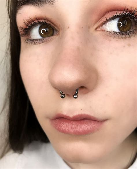 Септум - пирсинг носа в Москве | Цена прокола на «Piercing.Wiki»