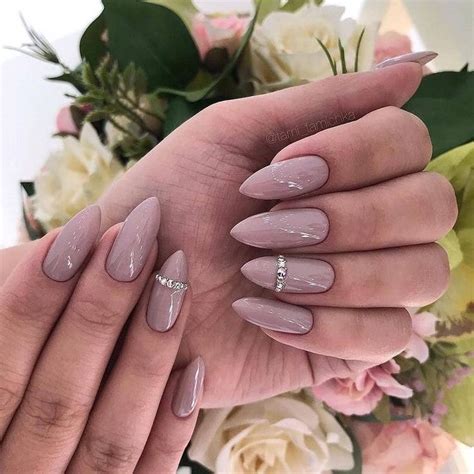manicure | Best acrylic nails, Chic nails, Almond acrylic nails