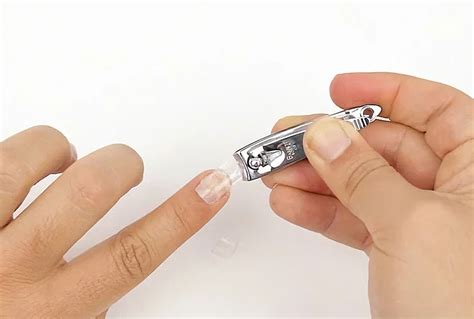 how to do nail tips at home