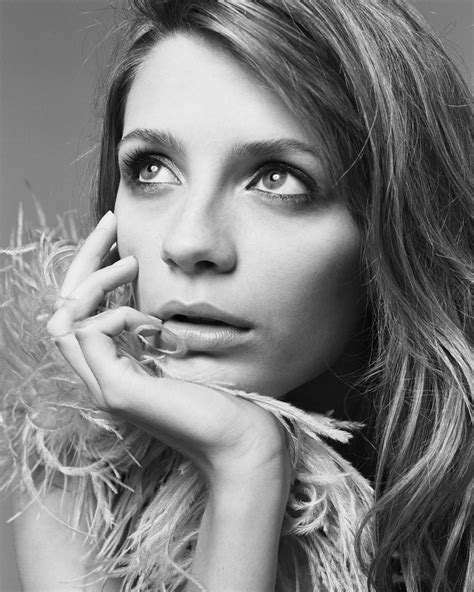 Mischa Barton Pictures. Hotness Rating = 8.50/10