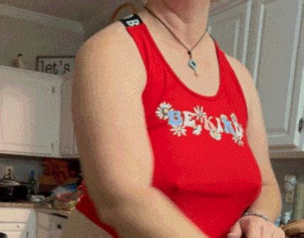 A fashion show worth attending : r/bralessinmotion