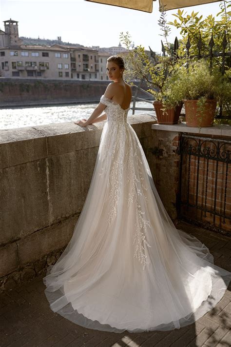 BEL22428 - Bella