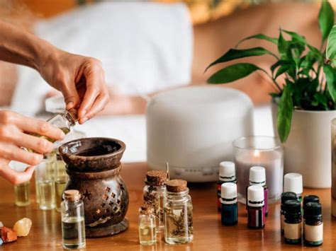 Aromaterapia E Oleos Essenciais - Os 6 óleos essenciais mais usados na Aromaterapia para aliviar a ...