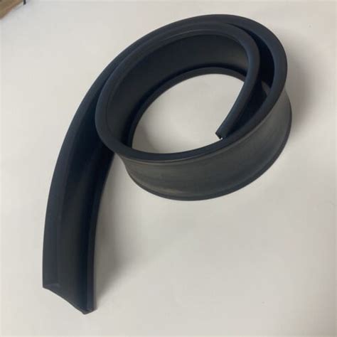 brand  genuine paccar mm fuel tank strap insulator lining