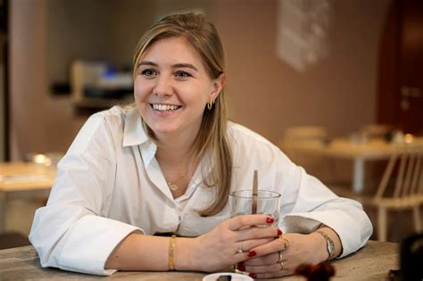 ‘Wout is geen moderne man, maar hij maakt vorderingen’: Sarah De Bie