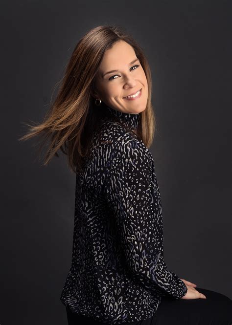 Professional In-Studio Headshots in Syracuse, NY | Lindsey Lee