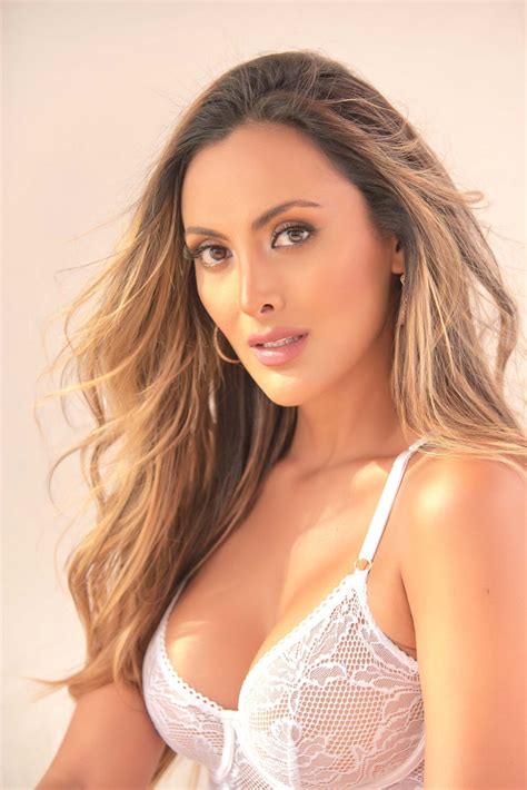 LINA HENAO - Ac Models