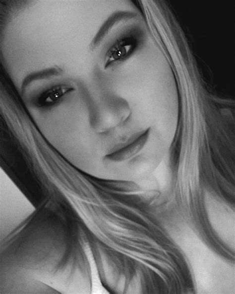 Jessica Lynn (@jessicalynnofficall) • Instagram photos and videos