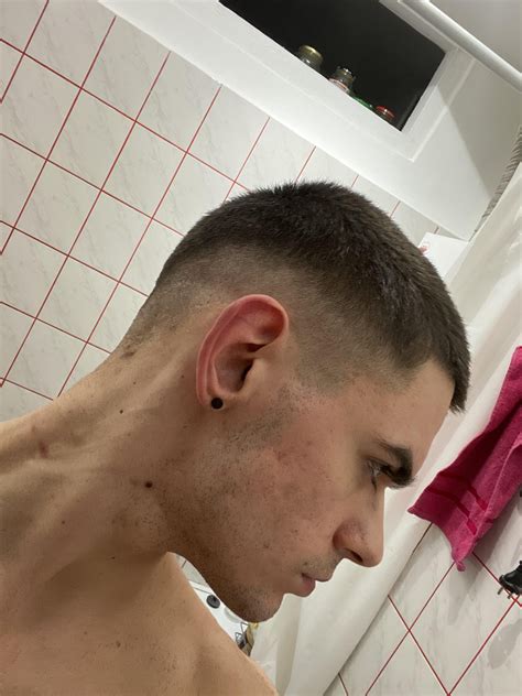 Second time cutting my own hair, was doing fine until i lost my