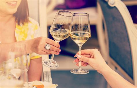 Warum Wein mit weniger oder keinem Alkohol ein Trend ist - SWZ