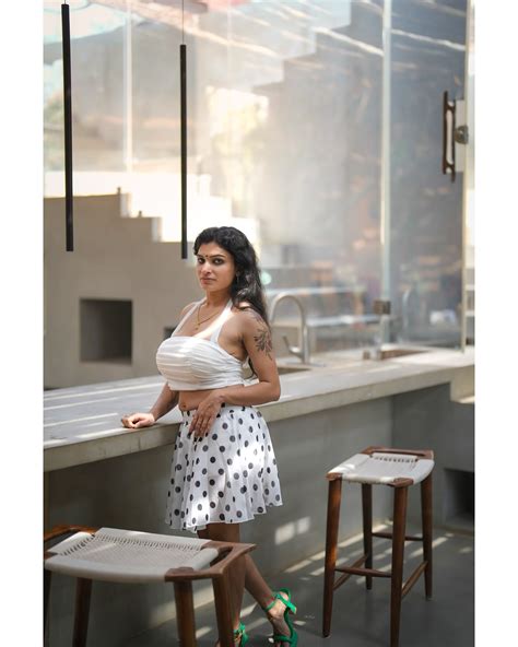 Resmi R Nair (@resmirnair_model) • Instagram photos and videos