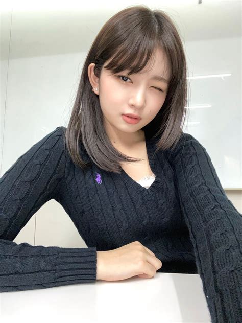 220531 IVE Twitter Update - Rei | kpopping