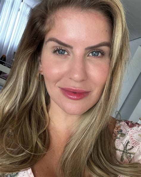 Dra. Flávia Faria | Harmonizacão facial - BH | O que seu olhar tem