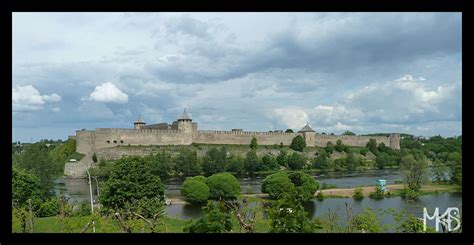 Estonia - nearby Narva - Ivangorod Fortress - Traveling Rockhopper