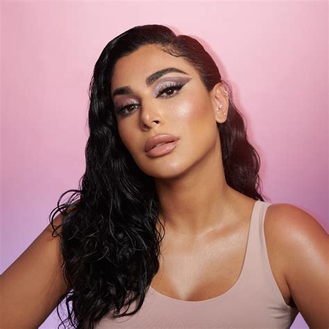 Huda Beauty Rose Quartz Eyeshadow Palette International Shipping