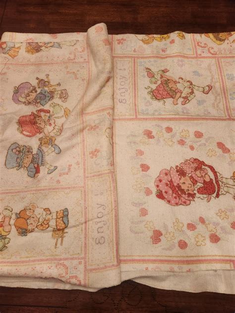 Vintage Strawberry Shortcake Blanket 1980s Cartoon - Etsy