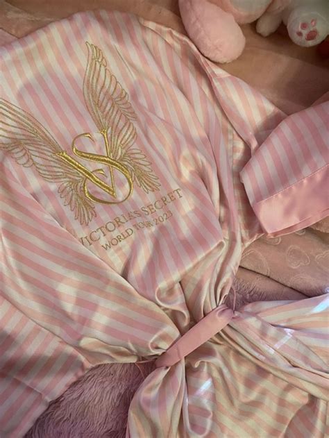 🎀🕯️ Victoria’s Secret 2023 robe | Victoria secret outfits, Victoria ...