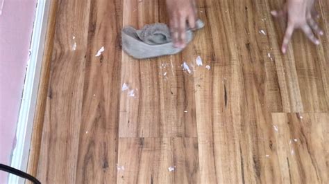 how to get paint off vinyl flooring