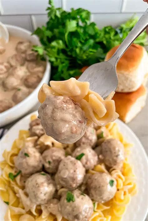 Easy Crock Pot Swedish Meatballs Recipe | Modernmealmakeover.com