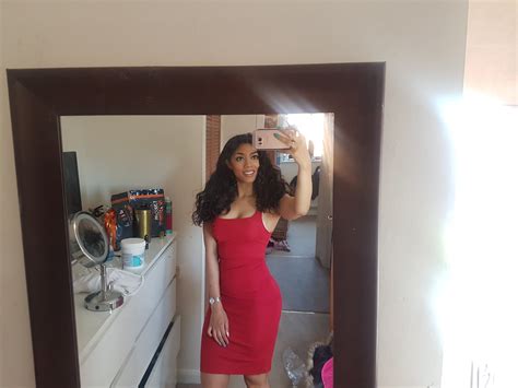 SUNPI🍄 on Twitter: "See i dont alllllwayys wear leggings/yoga pants 😜