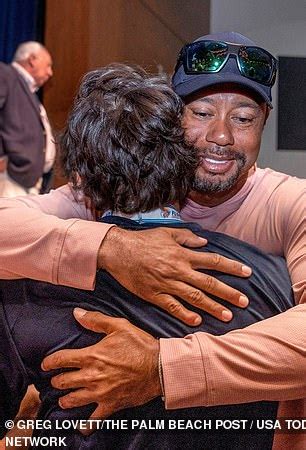 tiger woods celebrates   son charlie   year  receives