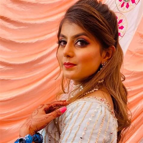 Riya (@_official_riya__) • Threads, Say more